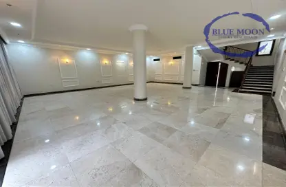 Compound - 5 Bedrooms - 7 Bathrooms for rent in West Bay Lagoon - West Bay Lagoon - Doha