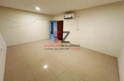 Apartment - 1 Bedroom - 1 Bathroom for rent in Umm Ghuwailina 4 - Umm Ghuwailina - Doha