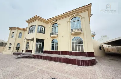 Villa - 7+ Bedrooms - 7+ Bathrooms for rent in Al Dafna - Al Dafna - Doha