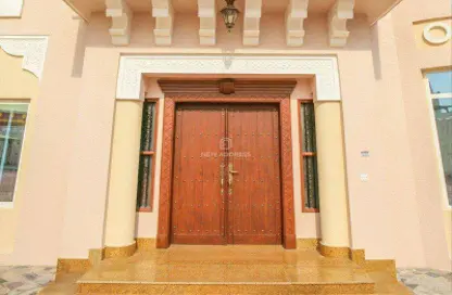 Villa - 4 Bedrooms - 5 Bathrooms for rent in West Bay Villas - West Bay - West Bay - Doha