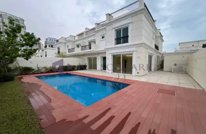 Compound - 6 Bedrooms for rent in Floresta Gardens - The Pearl Island - Doha