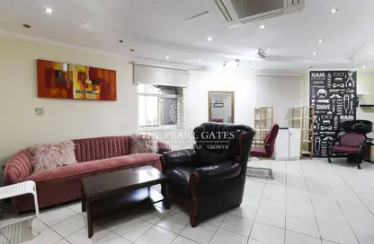 Shop - Studio for rent in Ras Abu Aboud - Doha