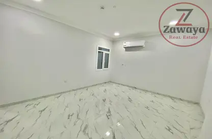 Apartment - 2 Bedrooms - 3 Bathrooms for rent in Al Khazin Street - Madinat Khalifa South - Madinat Khalifa - Doha