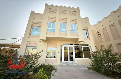 Villa - 5 Bedrooms for rent in Qetaifan Islands - Lusail