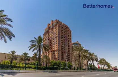 Apartment - 1 Bedroom - 2 Bathrooms for rent in Tower 17 - Porto Arabia - The Pearl Island - Doha