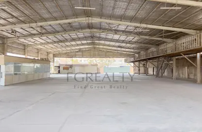 Warehouse - Studio - 3 Bathrooms for sale in East Industrial Street - Birkat Al Awamer - Al Wakra