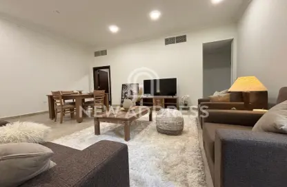 Apartment - 2 Bedrooms - 2 Bathrooms for rent in West Walk - Al Waab - Doha