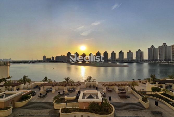 Apartment - 2 Bedrooms - 4 Bathrooms for rent in Imperial Diamond - Viva Bahriyah - The Pearl Island - Doha