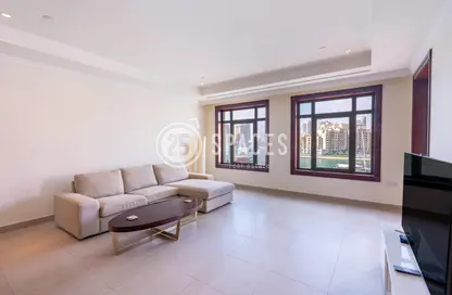 Townhouse - 2 Bedrooms - 3 Bathrooms for sale in West Porto Drive - Porto Arabia - The Pearl Island - Doha