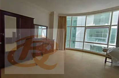 Empty Room image for: Apartment - 2 Bedrooms - 2 Bathrooms for rent in Swiss Bel Hotel - Old Salata - Salata - Doha, Image 1