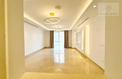 Apartment - 2 Bedrooms - 2 Bathrooms for rent in Floresta Gardens - Floresta Gardens - The Pearl Island - Doha