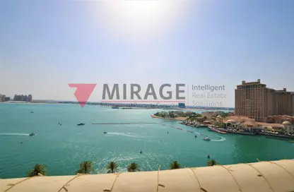 Apartment - 2 Bedrooms - 3 Bathrooms for rent in Tower 31 - Porto Arabia - The Pearl Island - Doha