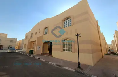 Villa - 5 Bedrooms - 4 Bathrooms for rent in Ain Khaled - Ain Khaled - Doha