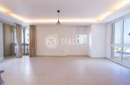 Apartment - 2 Bedrooms - 3 Bathrooms for sale in Viva East - Viva Bahriyah - The Pearl Island - Doha