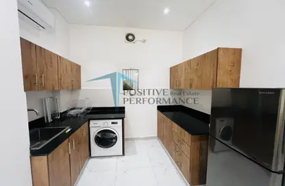 Apartment - 2 Bedrooms - 1 Bathroom for rent in Muraikh - AlMuraikh - Doha