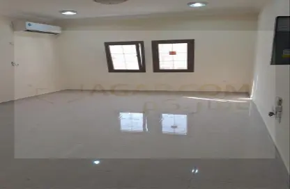 Apartment - 3 Bedrooms - 2 Bathrooms for rent in Abdul Rahman Bin Jassim Street - Mesaieed Road - Al Wakra