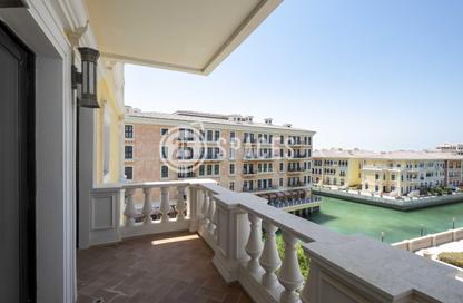 Apartment - 1 Bedroom - 2 Bathrooms for rent in Carnaval - Qanat Quartier - The Pearl Island - Doha