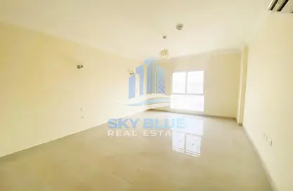 Apartment - 2 Bedrooms - 2 Bathrooms for rent in Al Nasr Street - Al Nasr - Doha