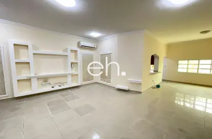 Villa - 4 Bedrooms - 5 Bathrooms for rent in Al Thumama - Al Thumama - Doha