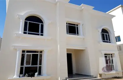 Villa - 6 Bedrooms - 7 Bathrooms for sale in Al Wukair - Al Wukair - Al Wakra