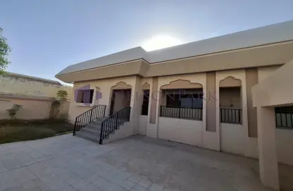 Villa - 3 Bedrooms - 4 Bathrooms for rent in Old Airport Road - Old Airport Road - Doha