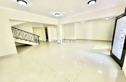 Villa - 5 Bedrooms - 4 Bathrooms for rent in Al Hanaa Street - Al Gharrafa - Doha