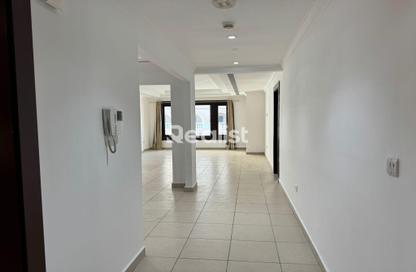 Apartment - 1 Bedroom - 2 Bathrooms for rent in Tower 24 - The Pearl Island - Doha