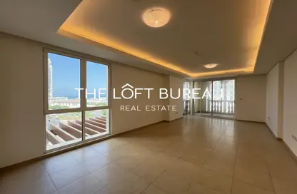 Apartment - 2 Bedrooms - 2 Bathrooms for rent in Viva East - Viva Bahriyah - The Pearl Island - Doha