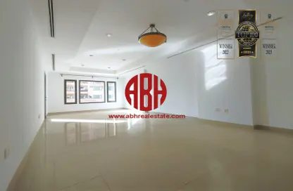 Apartment - 2 Bedrooms - 3 Bathrooms for rent in Tower 18 - Porto Arabia - The Pearl Island - Doha