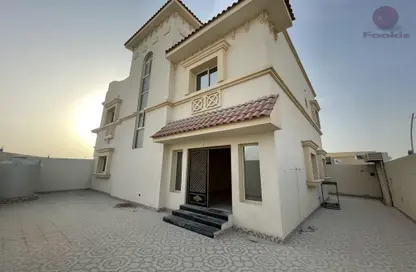 Villa - 5 Bedrooms - 6 Bathrooms for rent in Al Hamraa Street - Al Thumama - Doha