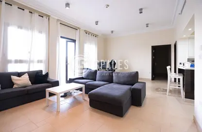 Living Room image for: Apartment - 2 Bedrooms - 3 Bathrooms for sale in Mercato - Qanat Quartier - The Pearl Island - Doha, Image 1