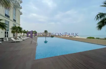 Penthouse - 3 Bedrooms - 4 Bathrooms for rent in Floresta Gardens - Floresta Gardens - The Pearl Island - Doha