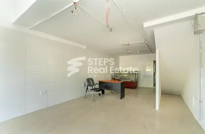 Shop - Studio - 1 Bathroom for rent in Old Airport Road - Old Airport Road - Doha