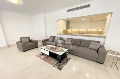 Penthouse - 4 Bedrooms - 5 Bathrooms for rent in Viva East - Viva Bahriyah - The Pearl Island - Doha