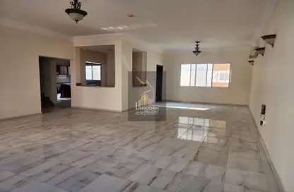 Compound - 3 Bedrooms - 4 Bathrooms for rent in Souk Al gharaffa - Al Gharrafa - Doha