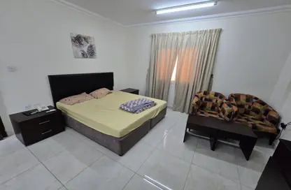 Apartment - 1 Bathroom for rent in Umm Ghuwailina - Doha