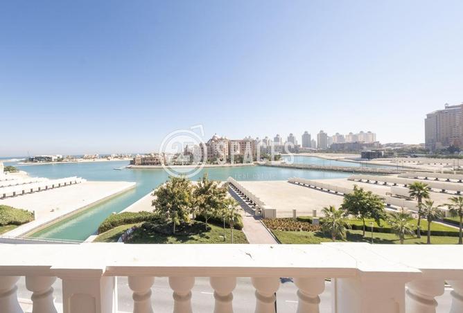 Apartment - 1 Bedroom - 2 Bathrooms for rent in Carnaval - Qanat Quartier - The Pearl Island - Doha