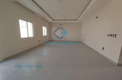 Villa - 6 Bedrooms - 7 Bathrooms for rent in Down Town - Al Khor