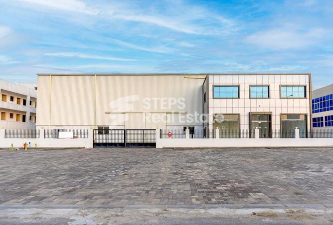 Warehouse - Studio for sale in East Industrial Street - Birkat Al Awamer - Al Wakra