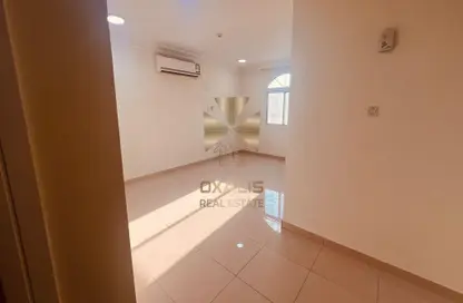 Apartment - 2 Bedrooms - 2 Bathrooms for rent in Al Nasr Street - Al Nasr - Doha