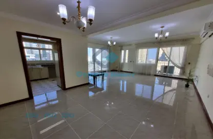 Apartment - 2 Bedrooms - 2 Bathrooms for rent in Corniche Road - Corniche Road - Doha