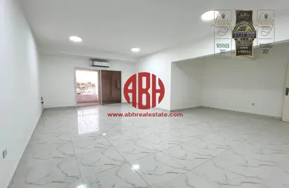 Apartment - 3 Bedrooms - 2 Bathrooms for rent in Al Khazin Street - Madinat Khalifa South - Madinat Khalifa - Doha