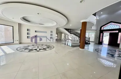 Villa - 5 Bedrooms - 6 Bathrooms for rent in Onaiza Street - Diplomatic Area - Doha