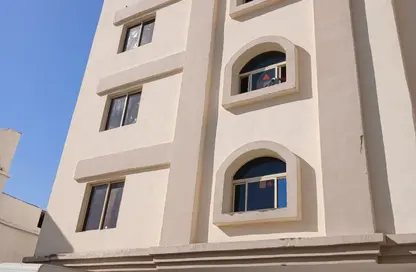 Whole Building - 3 Bedrooms - 2 Bathrooms for rent in Old Al Ghanim - Al Ghanim - Doha