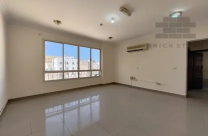 Apartment - 1 Bedroom - 1 Bathroom for rent in Umm Ghuwailina 4 - Umm Ghuwailina - Doha