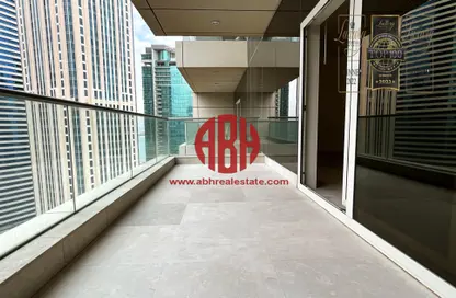 Apartment - 3 Bedrooms - 5 Bathrooms for rent in Golden Bay Tower - West Bay - West Bay - Doha