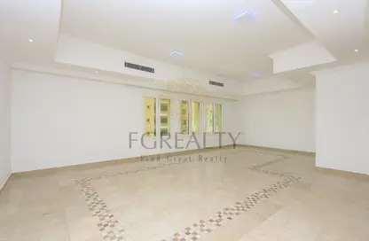 Apartment - 3 Bedrooms - 3 Bathrooms for rent in Porto Arabia - The Pearl Island - Doha