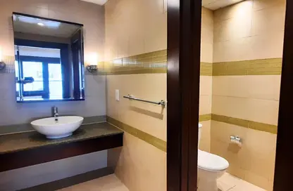 Apartment - 1 Bedroom - 2 Bathrooms for sale in Marina Gate - Porto Arabia - The Pearl Island - Doha