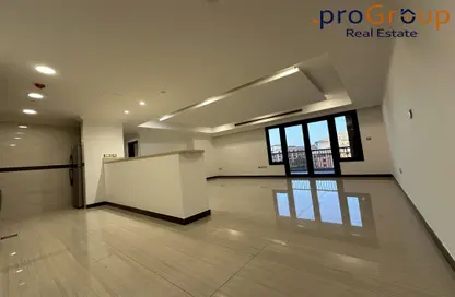 Apartment - 2 Bedrooms - 3 Bathrooms for rent in East Porto Drive - Porto Arabia - The Pearl Island - Doha