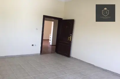 Villa - 6 Bedrooms - 4 Bathrooms for rent in Ain Khaled - Ain Khaled - Doha